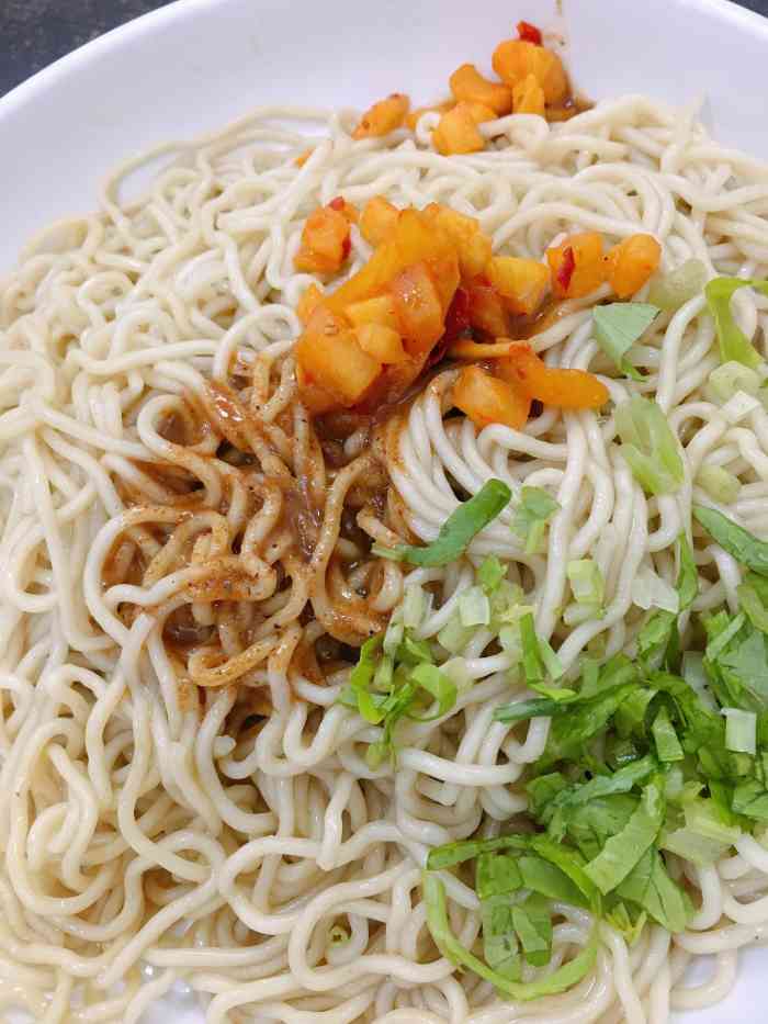 鸡仔汤面店-"「猪肉干面」看着挺清淡,但还是很好吃的,.