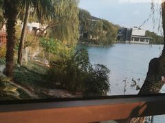 -上海怡沁园度假酒店