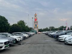 -奥特莱斯停车场