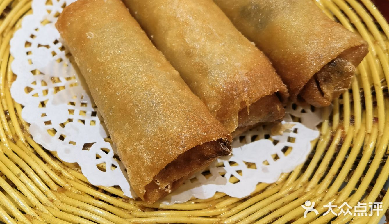 二楼自助点餐，饭菜都是不错的，价格也比较合理