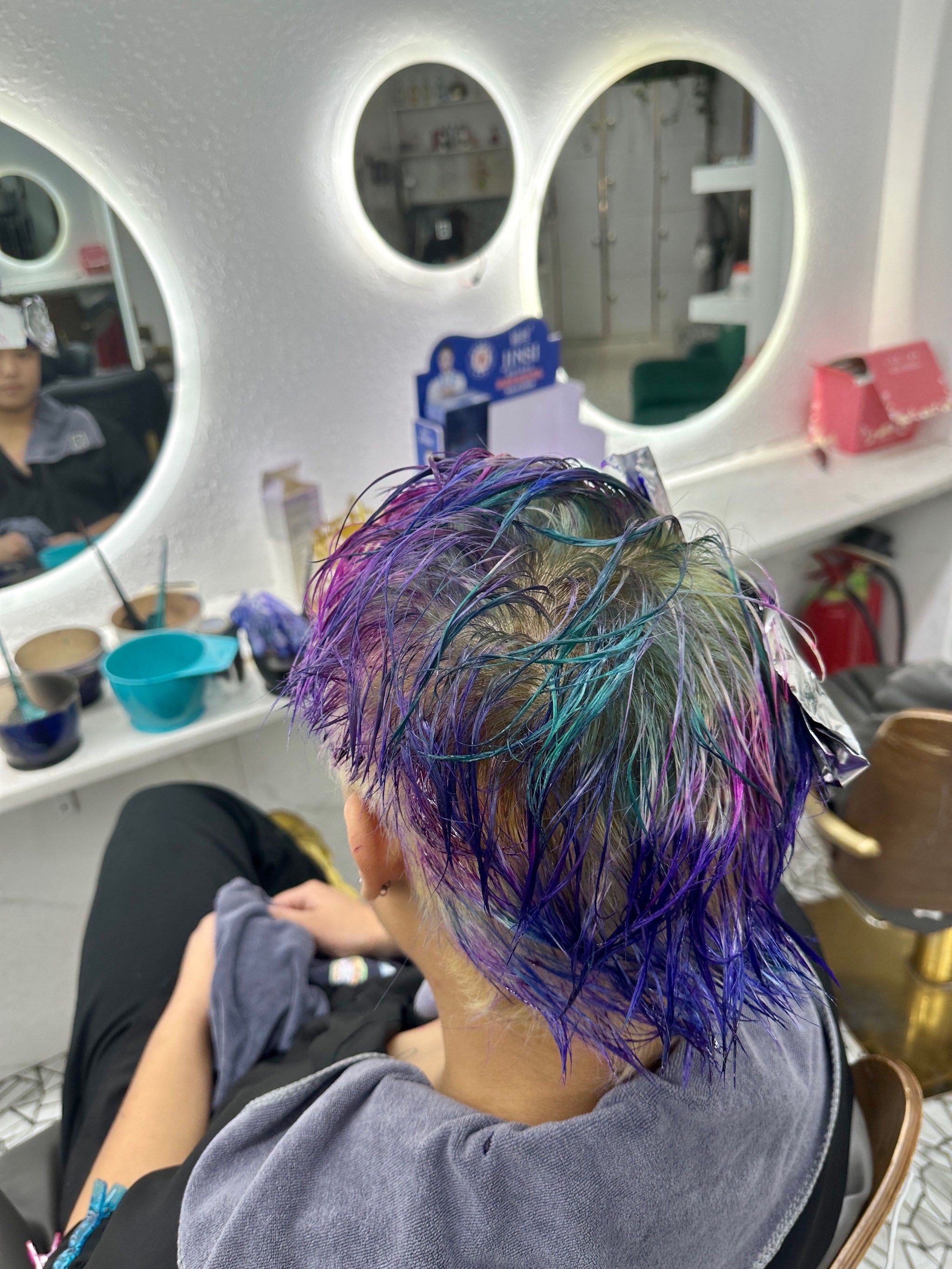 乐山染发五颜六色