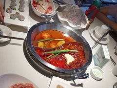 -茅草房·河畔园林火锅