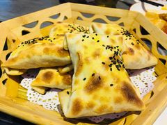 新疆烤包子-壹号院音乐餐厅•烤全羊•新疆菜(浐灞店)