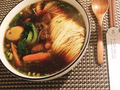 糖心蛋红烧牛肉面-十面春风·江南面馆(崇宁路店)