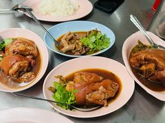 -Kha Mu Charoensang(Silom)