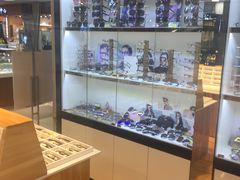 -MiRi眼镜连锁·蔡司·尼康控优点合作店(莘庄店)