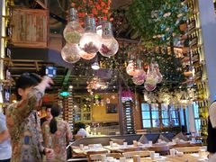 大堂-胡桃里音乐餐厅(陶溪川店)(川湘赣菜·世界百大酒庄直供红酒·音乐表演)