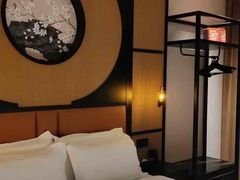 -万泊酒店(长沙五一广场国金中心店)