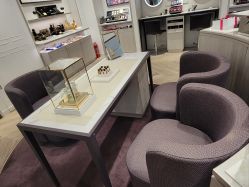 -法国娇兰精品店