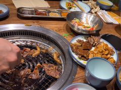 -明洞阿姨·韩式酱蟹烤肉·创意料理(三元桥店)