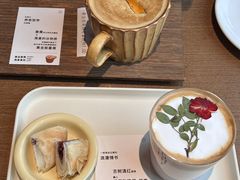 滇红玫瑰乳扇拿铁-FOOOO CITY CLUB 孚乐里音乐西餐酒吧(悠方店)