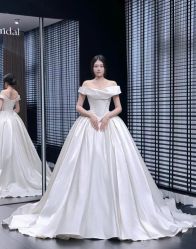 点击看大图 -Renee芮亦婚纱