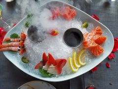 三文鱼配大虾-YUE·6·西式融合餐厅(外滩六号店)