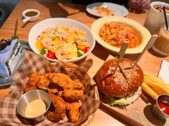 -三勾JJJ Burger&Coffee(梅溪湖店)