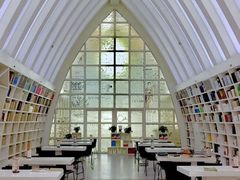 -钟书阁(松江泰晤士小镇店)