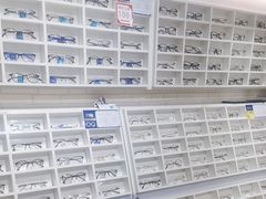 -诺柯视眼镜-蔡司依视路官方工厂店(淞南一店)