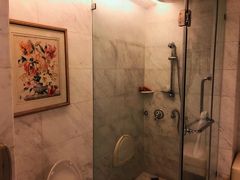 -深圳富苑皇冠假日套房酒店