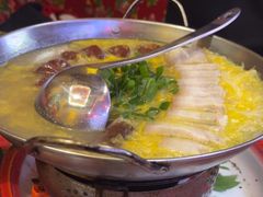 -闯关东东北农家菜(崂山石老人店)