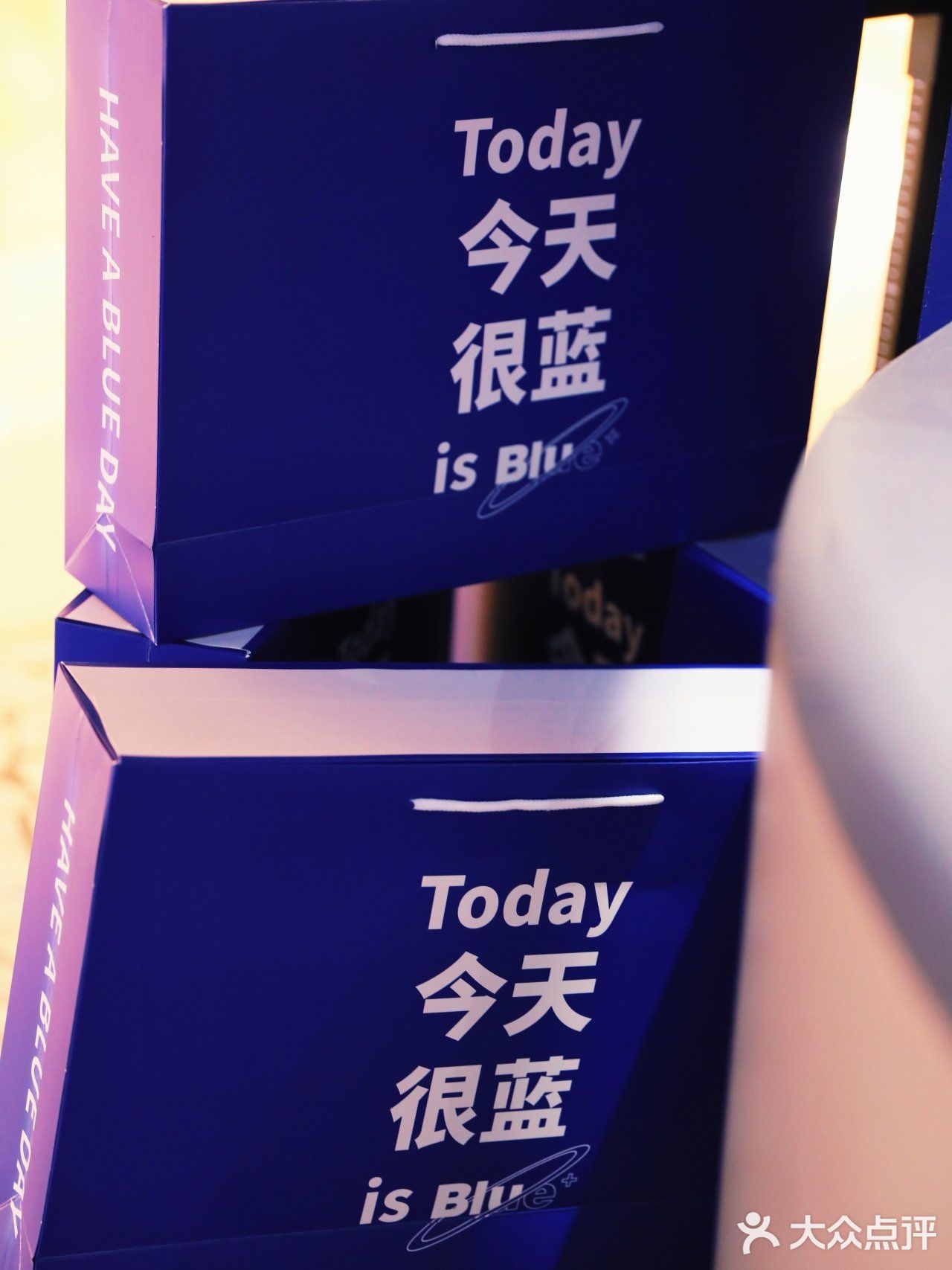 今日是blue🔷女孩👧🏻，综合体🏬里的小众主题展💙