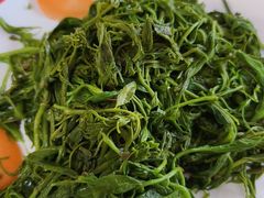 -华龙特色大骨鸡农家菜馆