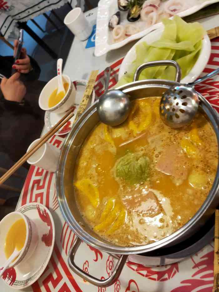 喜乐花胶鸡(港式火锅)-"饭点时间不知道吃啥,刚好经过这里店铺,感.