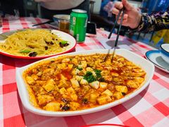-洪霞餐馆·川菜·鲜货现炒(两江春城店)