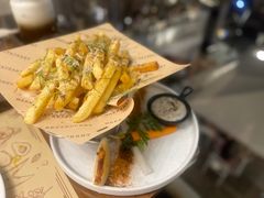 -Mark&Mars Restaurant