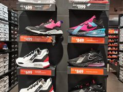 -首创奥特莱斯(西安店)