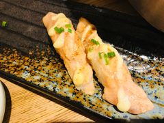炙烤三文鱼手握-初居食屋日式料理(万象城购物中心店)