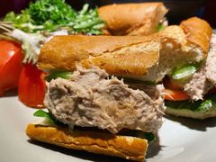 吞拿鱼法包-Lia Cafe Bar Restaurant松山咖啡屋