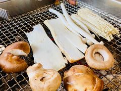 蘑菇拼盘-肉甲韩国木炭烤肉(新壹街1店)