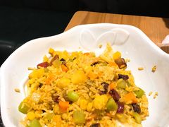 菠萝海鲜炒饭-米纸越南小馆(金鹰世界店)