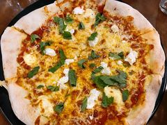 -Fahrenheit 600 Cafe & Restaurant