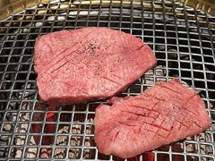 -铭牛烧肉·和牛海鲜自助(高新月牙湖店)