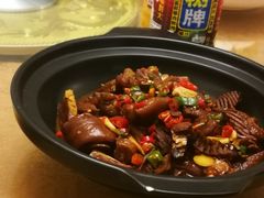 -几个木匠匠人厨房
