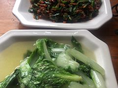 -临江餐馆二楼美食部落