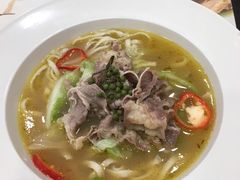 脆爽酸汤肥牛面-康师傅私房牛肉面(马泉营奥莱店)