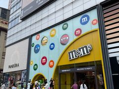 -m豆巧克力世界(上海世茂广场店)