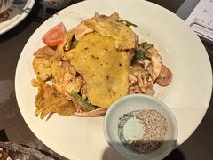 -大头虾越式风味餐厅(光明广场店)