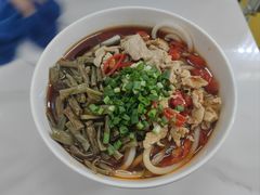 酸辣肉片邵阳米粉-寶牯佬邵阳米粉