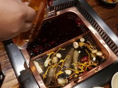 -老牌坊云南鱼豆花火锅(爱建店)