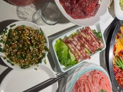 -茅草房·河畔园林火锅