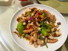 -三亚火车头万人海鲜广场