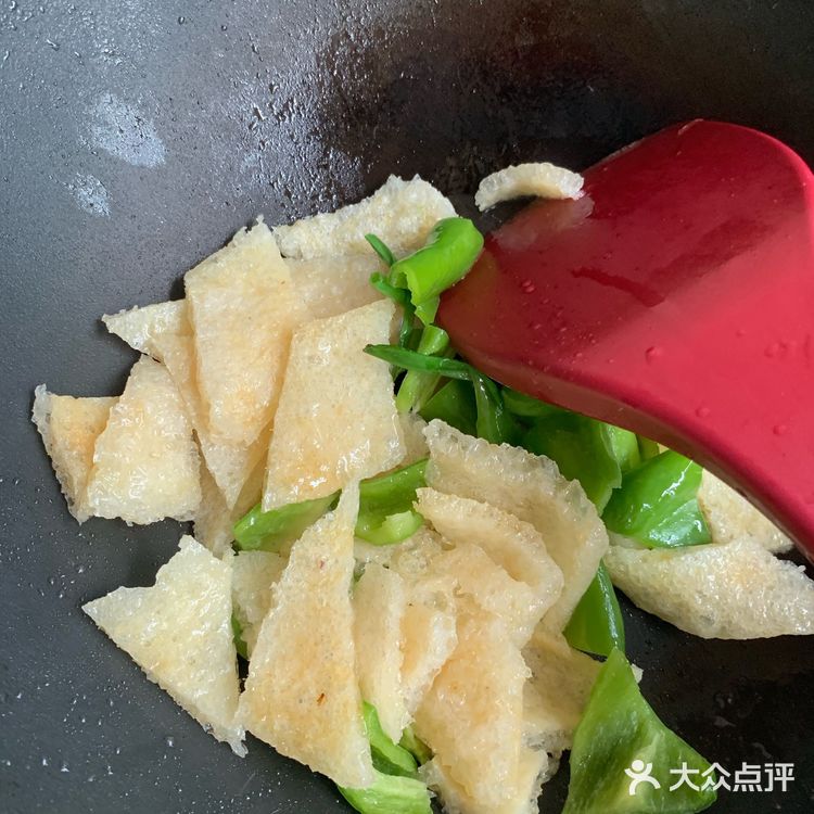 七月烈日厨房之十四弹牙的爆炒肉皮