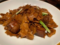 歙县笋煨黑毛猪肉-山里亲戚(淞虹路店)