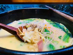 -银米·云南传统过桥米线(双廊黑金冠店)