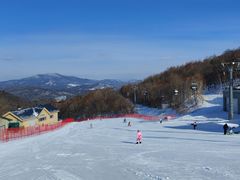 -亚布力新体委滑雪场