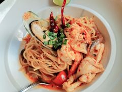 -Chom Cafe and Restaurant