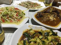 姐妹大排档-姐妹食尚朴宿