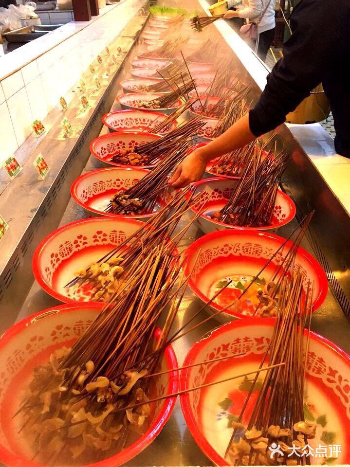 两个人大概100元左右！